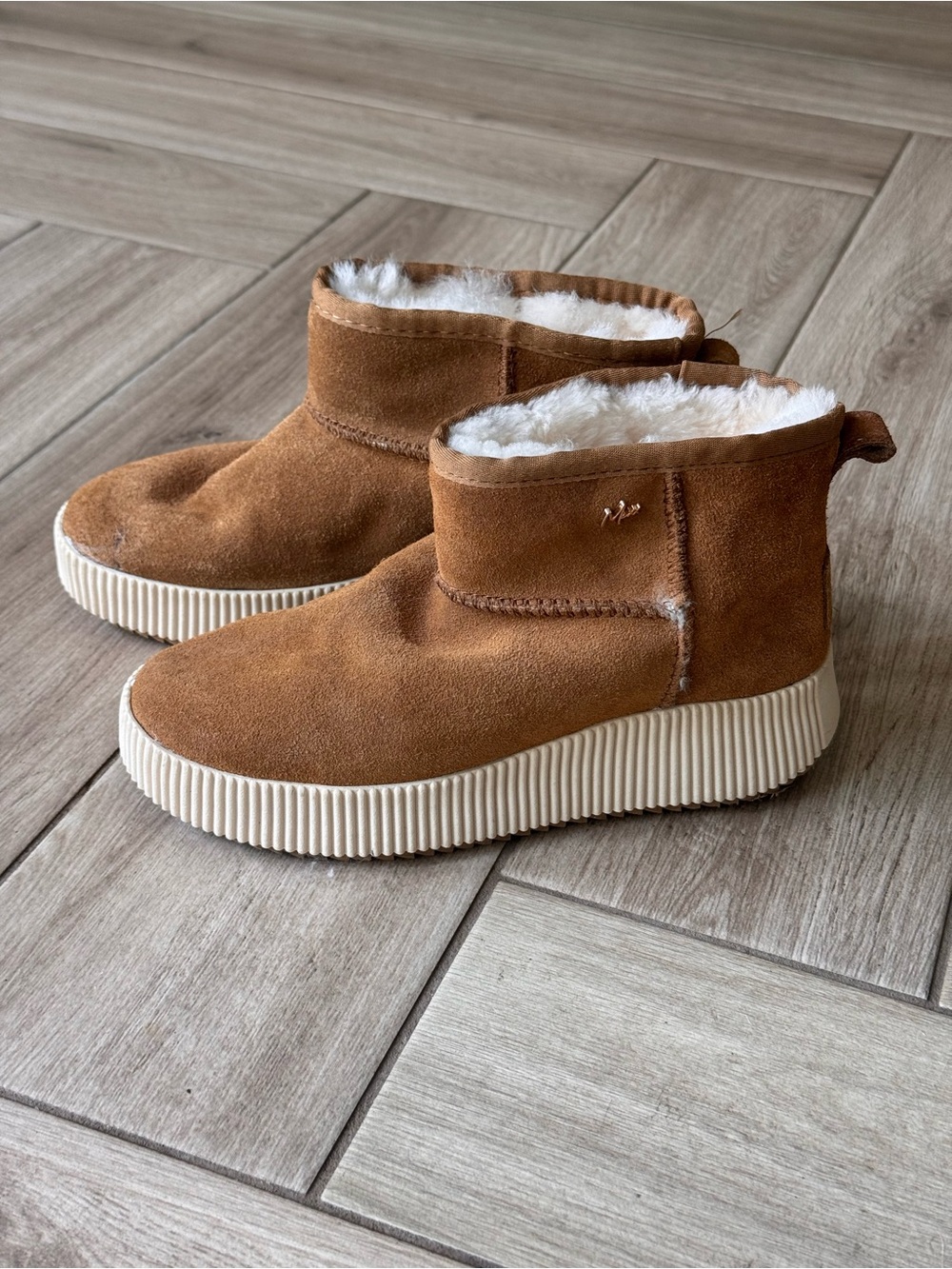 Mexx Brown Suede Ankle Boots with Cream Shearling